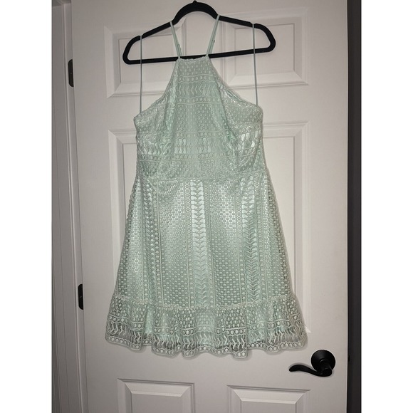 VENUS Dresses & Skirts - Venus Sleeveless Crochet Halter Sundress Size 14 Light Green